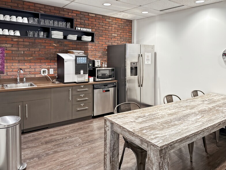More Photos Of 26 W Dry Creek Cir, Littleton Coworking Space