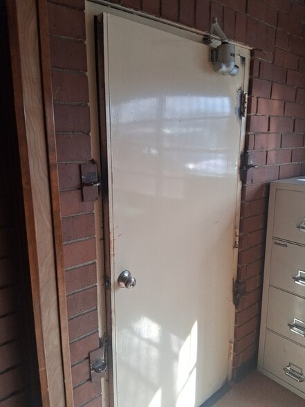 More Photos Of 4459 Broadway, Macon Distribution For Sale