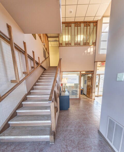 More Photos Of 5 Briercroft Office Park, Lubbock Office For Sale