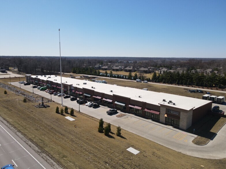 More Photos Of 5548 NW 2nd St, Des Moines Light Distribution For Lease