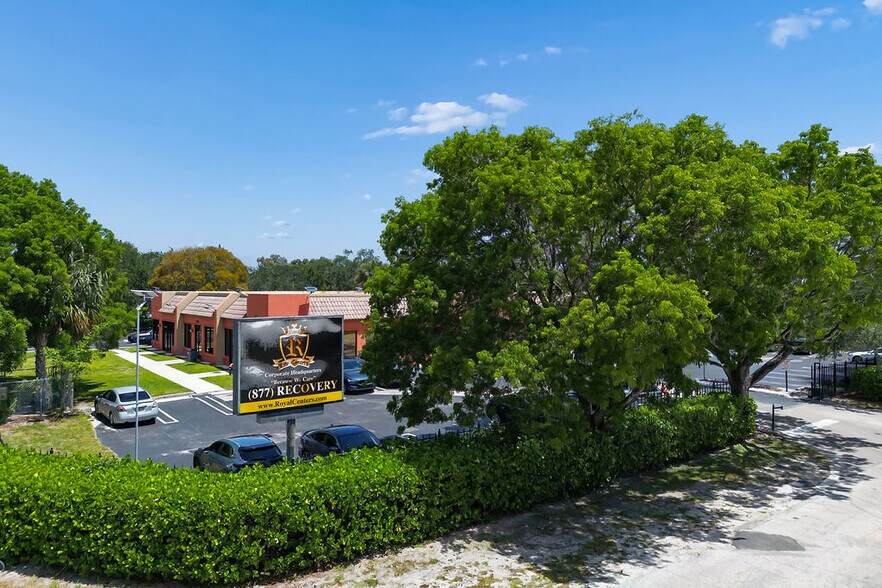 More Photos Of 1590 S Congress Ave, West Palm Beach Medical For Sale