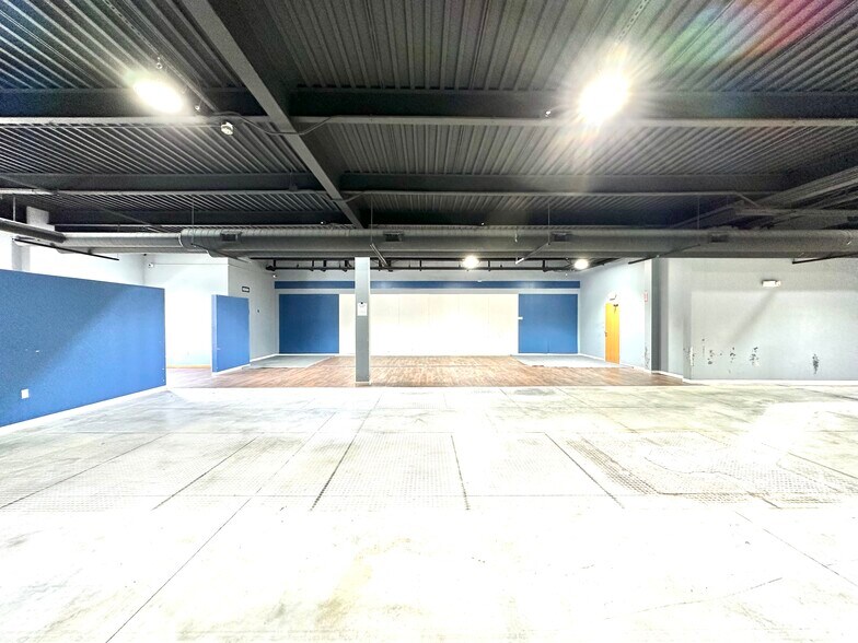 More Photos Of 14785 W 101st Ave, Dyer Medical For Lease