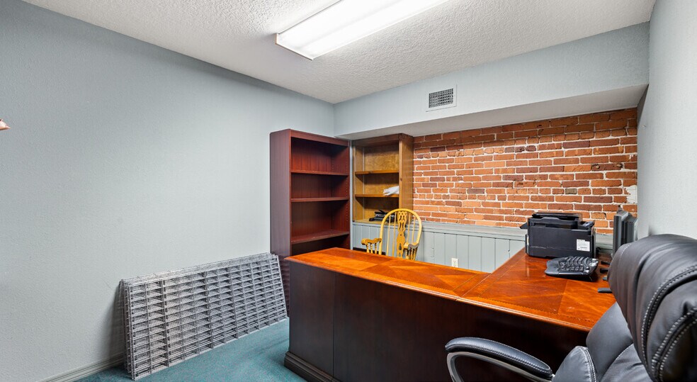More Photos Of 17 E Pine St, Orlando Loft Creative Space For Sale