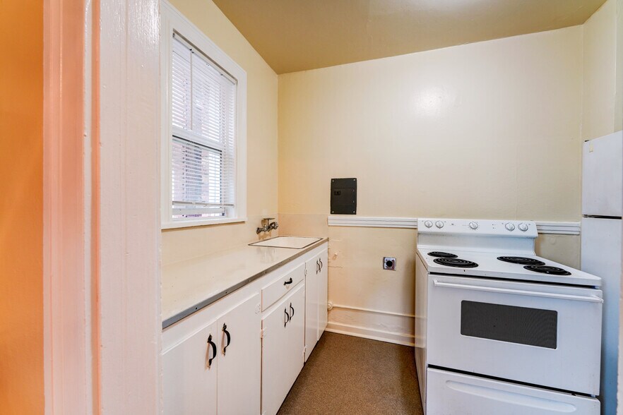 More Photos Of 1429 SW 14th Ave, Portland Apartments For Sale