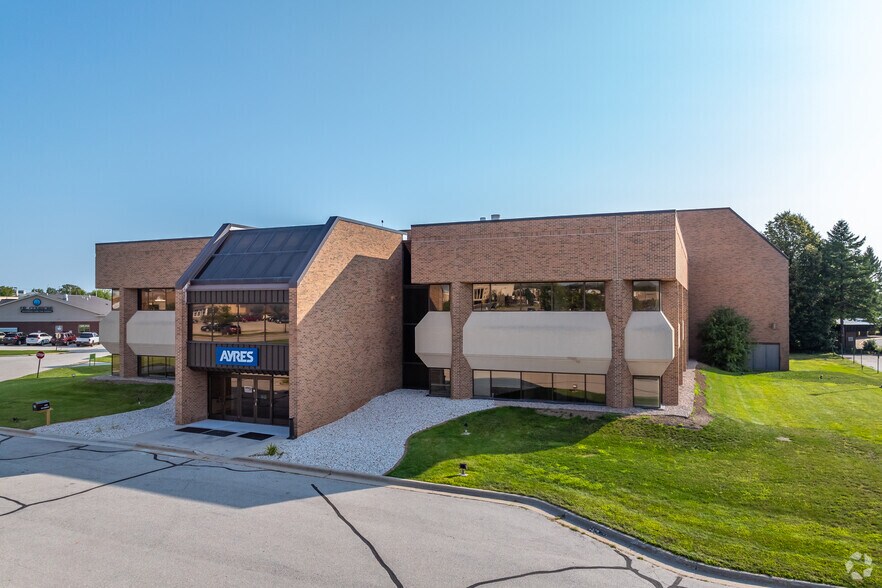 More Photos Of 700 Pilgrim Way, Green Bay Loft Creative Space For Lease