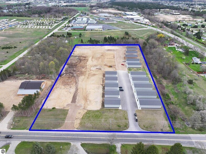 More Photos Of 5932 Storage Loop dr, Traverse City Specialty For Sale