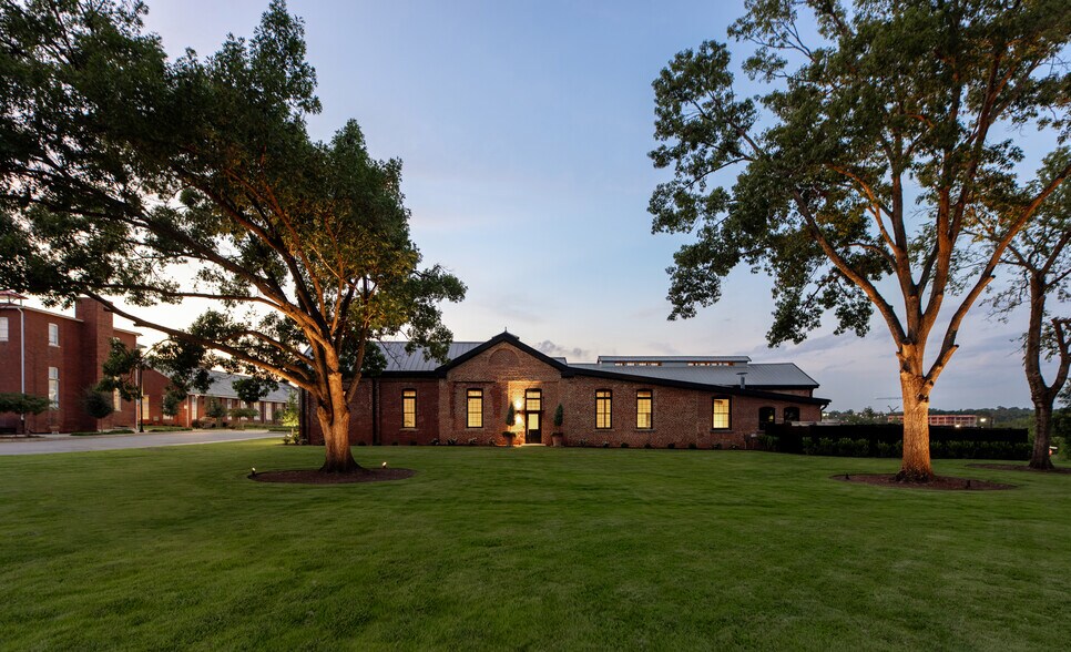 More Photos Of 2046 Talley St, Columbia Storefront Retail Office For Lease