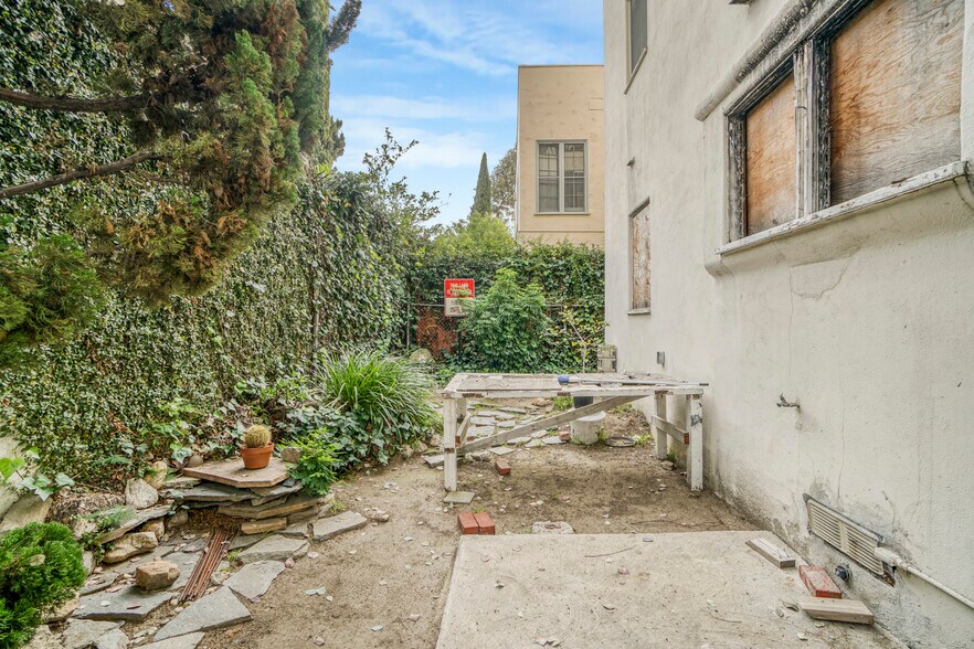 More Photos Of 728 S Genesee Ave, Los Angeles Apartments For Sale