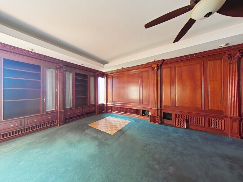 More Photos Of 6400 Monroe Blvd, Taylor Industrial For Sale