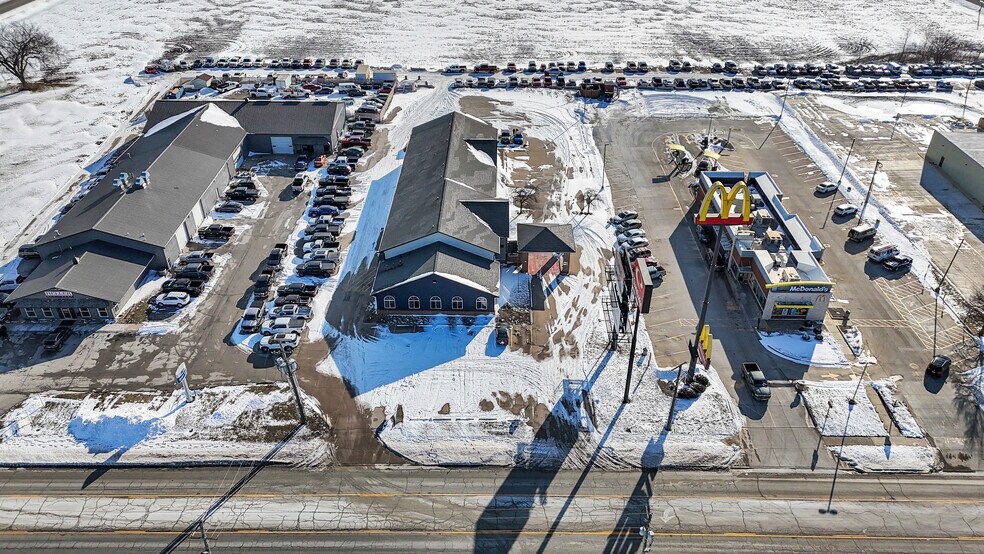 More Photos Of 630 W Main St, El Paso Hotel For Sale