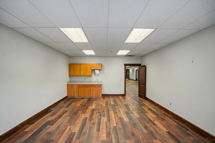 More Photos Of 3025 Kathryn Ave NE, Albany Warehouse For Lease