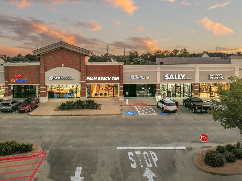 More Photos Of 10228 Broadway St, Pearland Storefront For Lease
