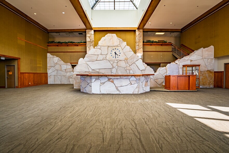 More Photos Of 1 Cabela Dr, Sidney Office For Lease