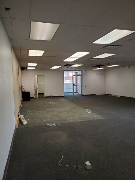 More Photos Of 563-565 High Mountain Rd, North Haledon Bank For Lease