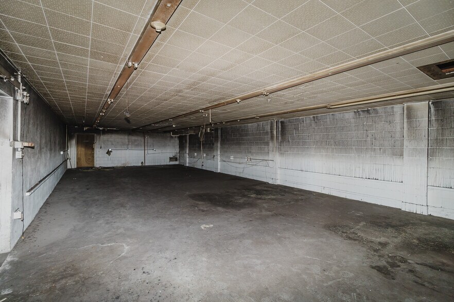 More Photos Of 470 N Seneca St, Wichita Warehouse For Sale