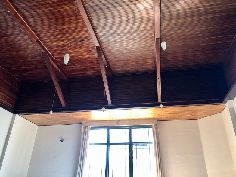 More Photos Of 7809 NE Everett St, Portland Religious Facility For Sale