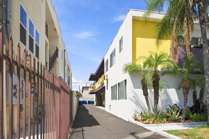 More Photos Of 5327 Auckland Ave, North Hollywood Apartments For Sale