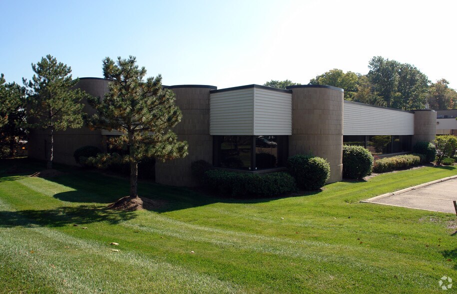 More Photos Of 37655 Interchange Drive, Farmington Hills Light Manufacturing For Lease
