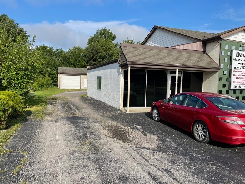 More Photos Of 1623 N Main St, Lima General Retail For Sale