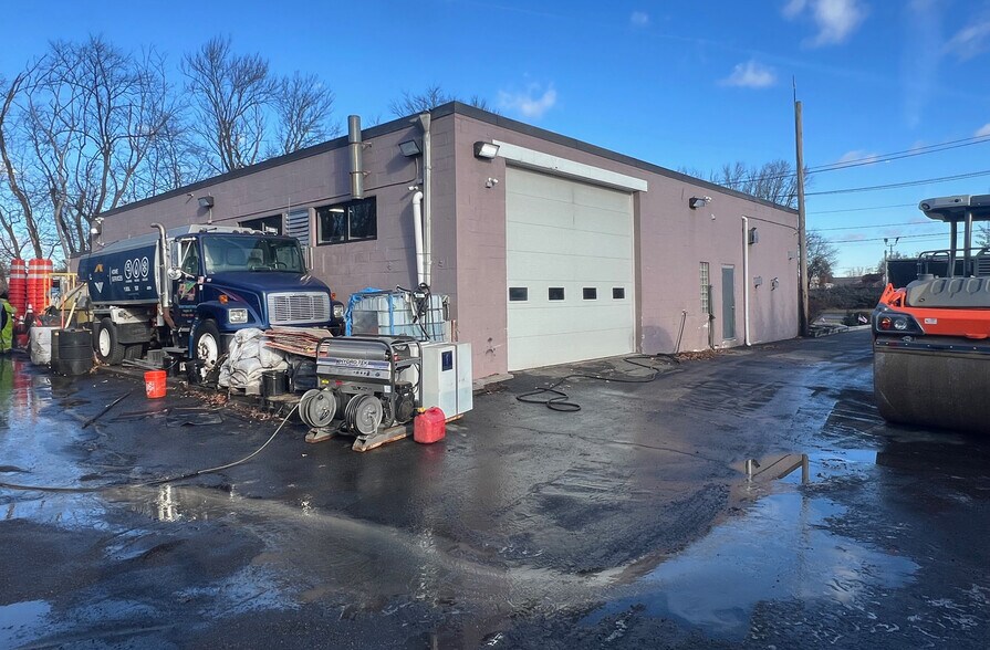 More Photos Of 36 Montesano Rd, Fairfield Warehouse For Lease