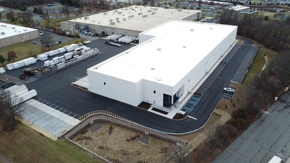 More Photos Of 1100 Randolph Rd, Somerset Warehouse For Lease