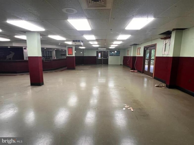 More Photos Of 80 Brady Ln, Lewistown Sports And Entertainment For Sale