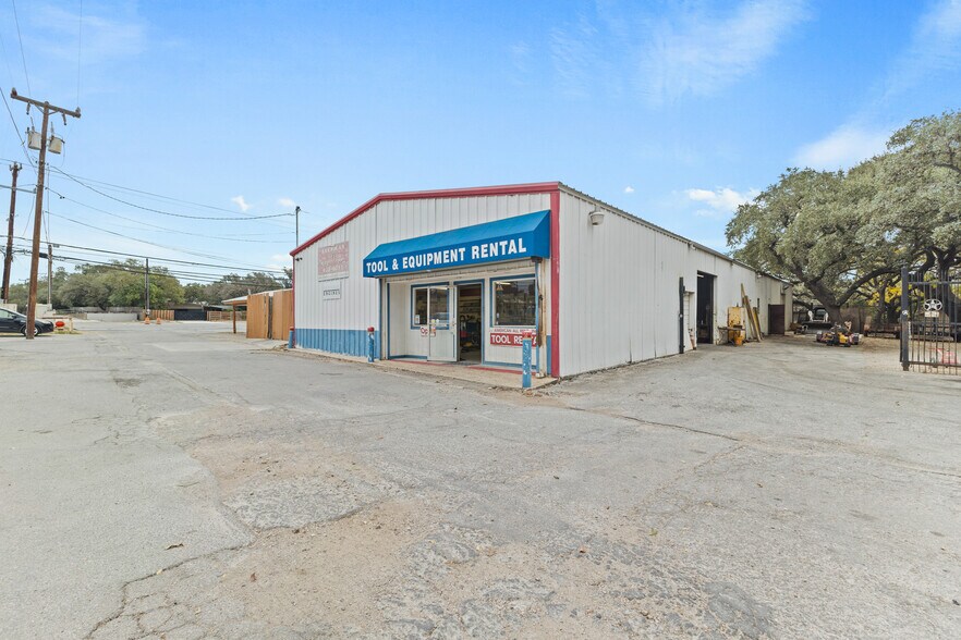 More Photos Of 17645 Blanco Rd, San Antonio General Retail For Sale