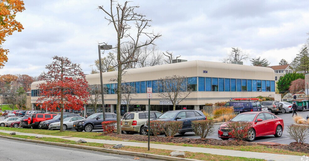 Primary Photo Of 1034 N Broadway, Yonkers Medical For Lease
