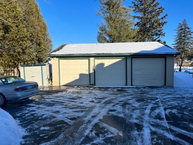 More Photos Of 506 Forest Home Dr, Francis Creek Apartments For Sale