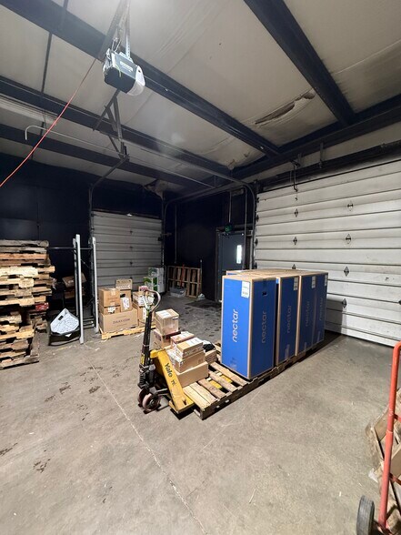 More Photos Of 2905 Reynolds St, Fort Wayne Manufacturing For Lease