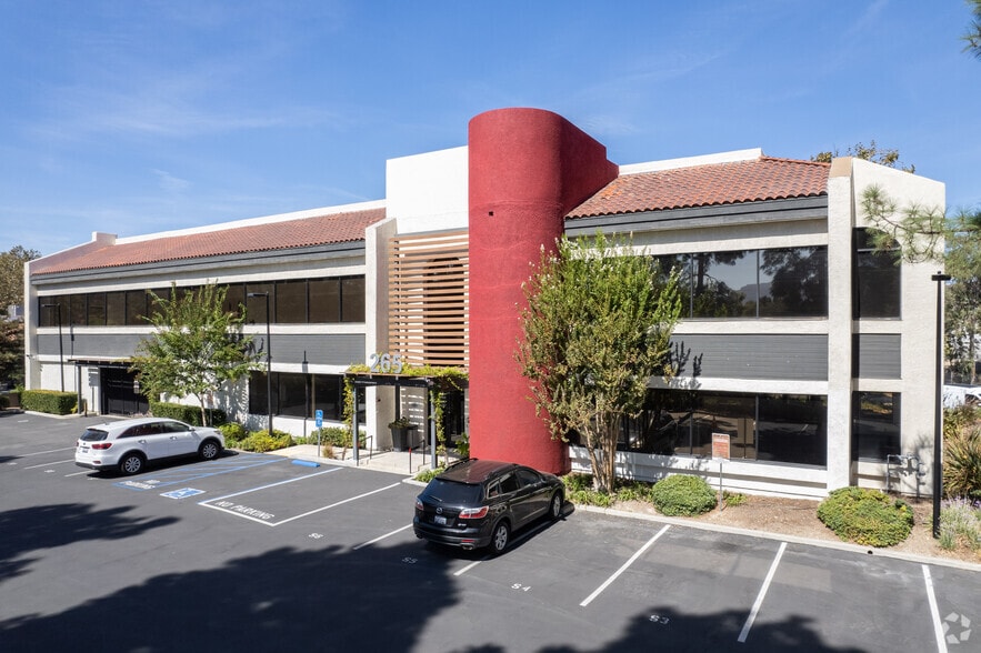 Primary Photo Of 265 Sunset Dr, Westlake Village Medical For Lease