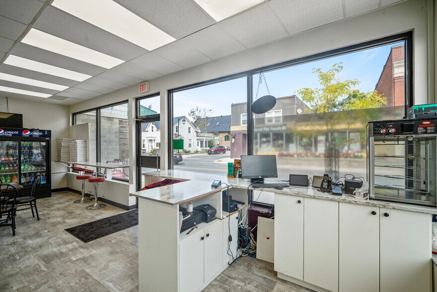 More Photos Of 58 Bridge St, Carleton Place Restaurant For Sale