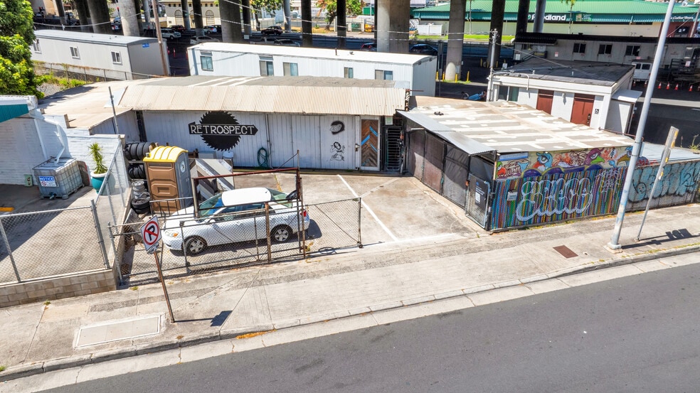 More Photos Of 3065 Kapiolani Blvd, Honolulu Warehouse For Sale