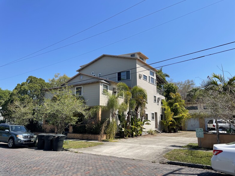 Primary Photo Of 547 Grove St N, Saint Petersburg Apartments For Sale