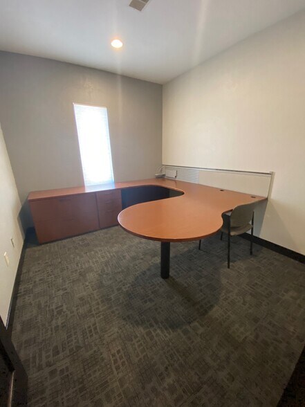 More Photos Of 3215 W College Ave, Appleton Freestanding For Lease