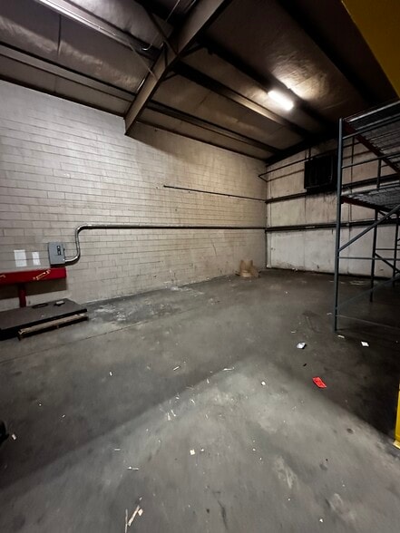 More Photos Of 2169 Centennial Dr, Gainesville Warehouse For Lease