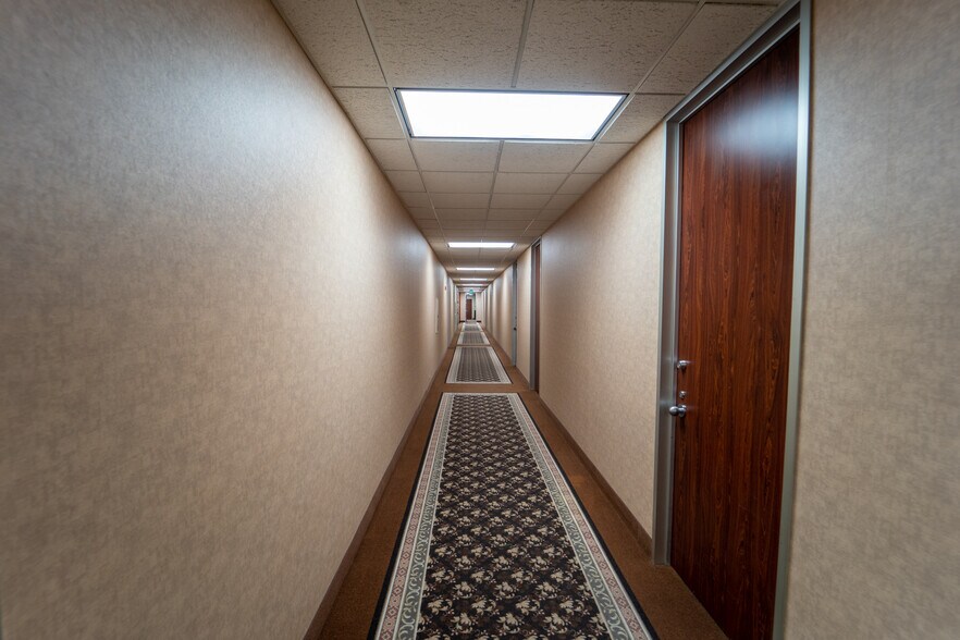 More Photos Of 115 Medical Dr, Victoria Medical For Sale