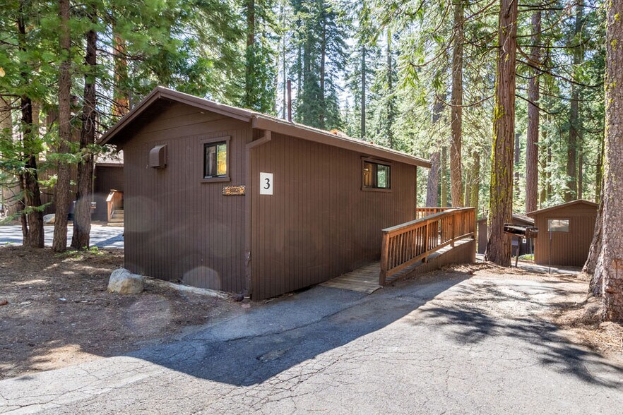 More Photos Of 500 Dodge Ridge Rd, Pinecrest Hotel For Sale