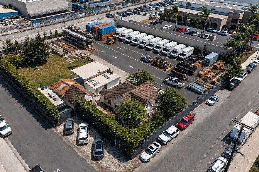 More Photos Of 17066 Palmdale Ln, Huntington Beach Contractor Storage Yard For Sale