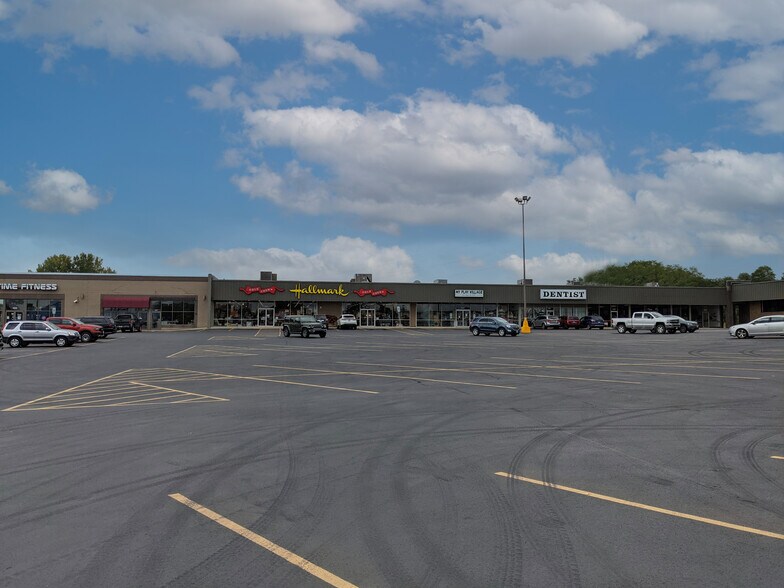 Primary Photo Of 1309-1385 N Galena Ave, Dixon Unknown For Lease