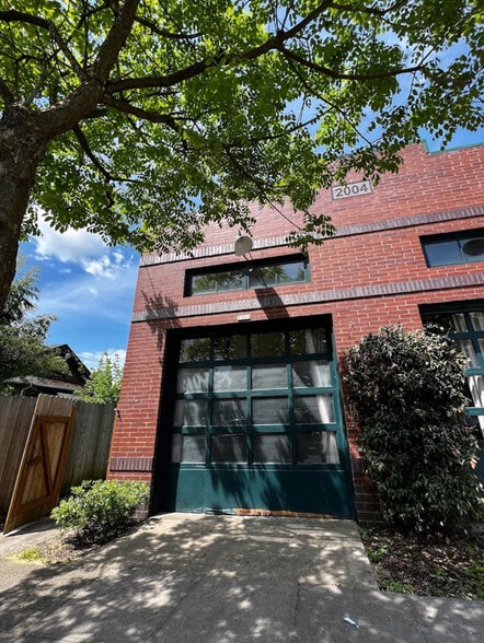 Primary Photo Of 7321-7327 N Charleston Ave, Portland Freestanding For Lease