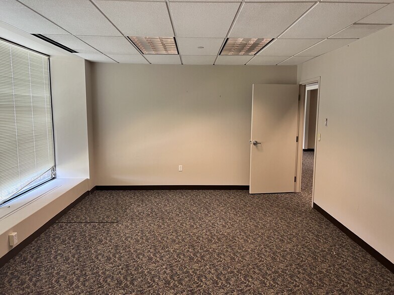 More Photos Of 200 Mill Rd, Fairhaven Medical For Lease