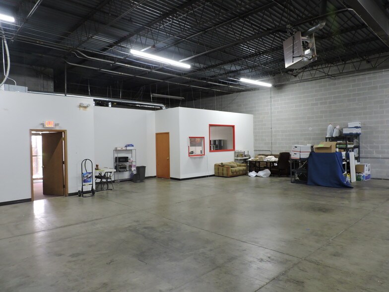 More Photos Of 158-176 N Brandon Dr, Glendale Heights Warehouse For Sale