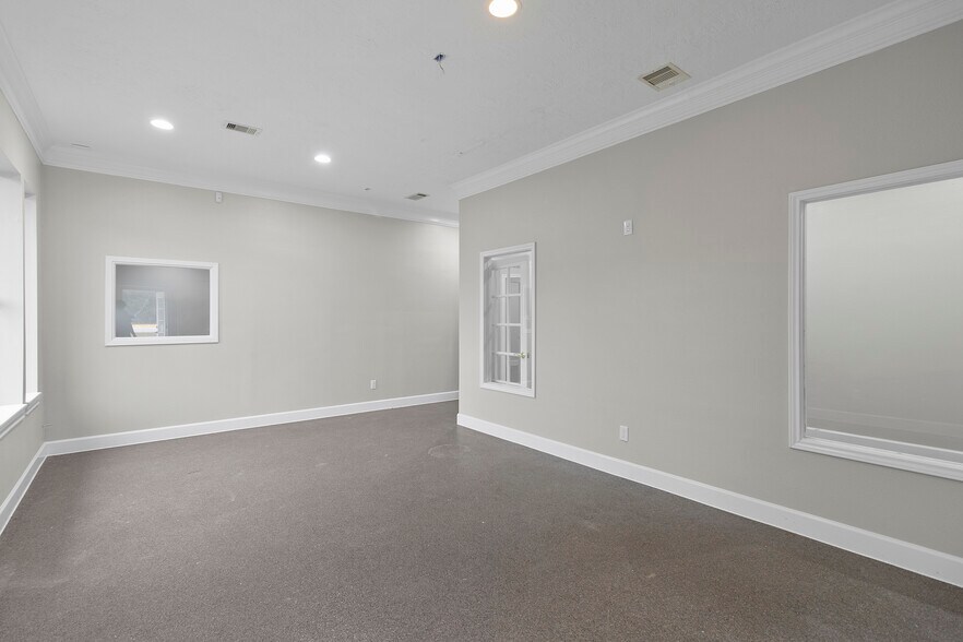 More Photos Of 7407 Fm-1488, Magnolia Medical For Lease