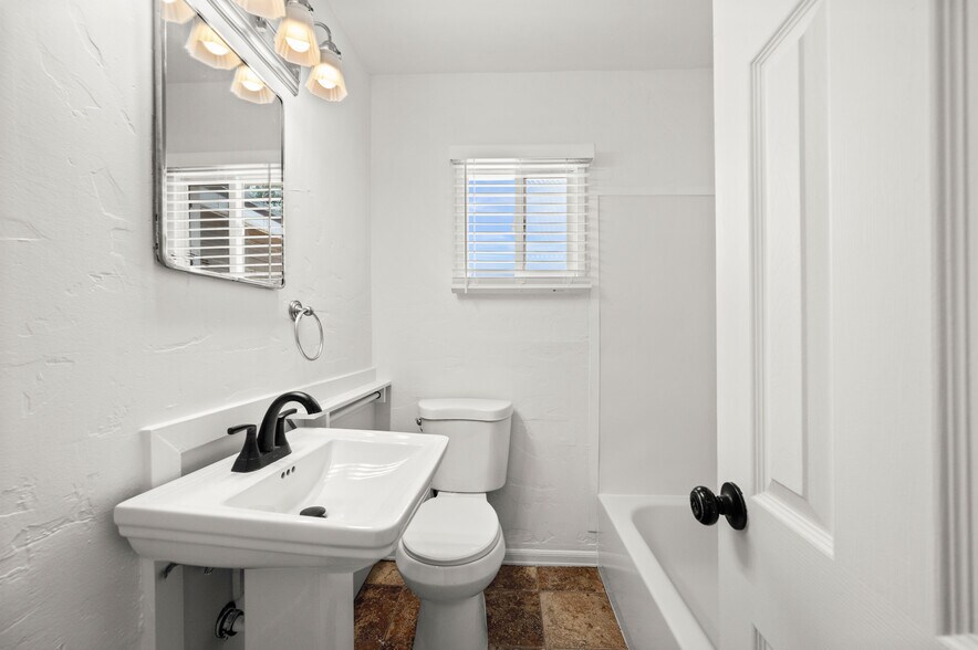 More Photos Of 119 E Leslie Ave, South Salt Lake Apartments For Sale