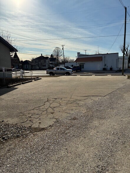 More Photos Of 1904 Washington Ave, Vincennes Office Residential For Sale