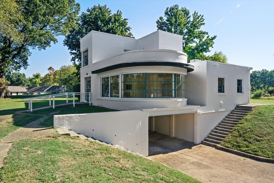 More Photos Of 3590 Thomas St, Memphis Office For Sale