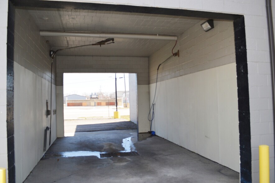 More Photos Of 30201 Little Mack Ave, Roseville Warehouse For Sale