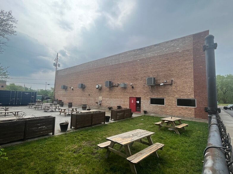 More Photos Of 5417 Oakley Ave, Hammond Warehouse For Sale