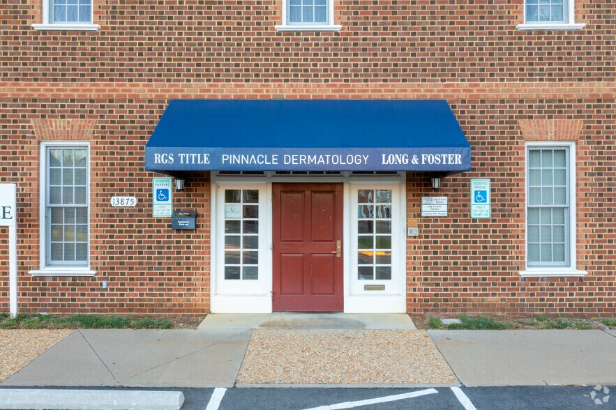 More Photos Of 13875 Hedgewood Dr, Woodbridge Medical For Lease